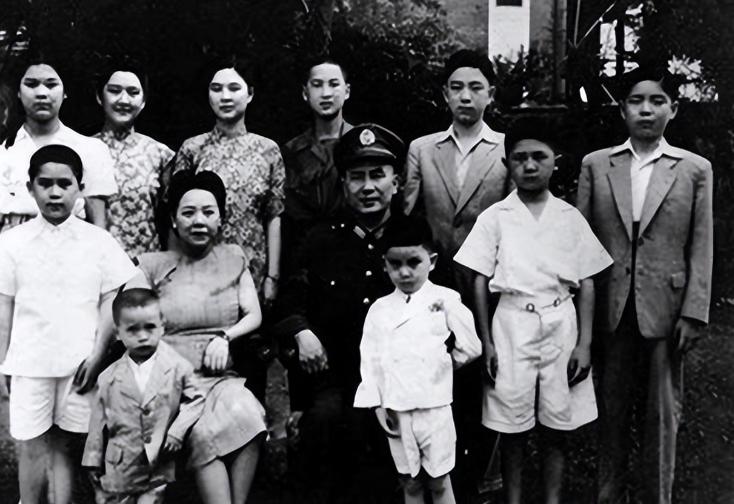 1930年10月，白崇禧的副官许辉看长官寂寞，把未婚妻王氏送来伺候白崇禧。没想到