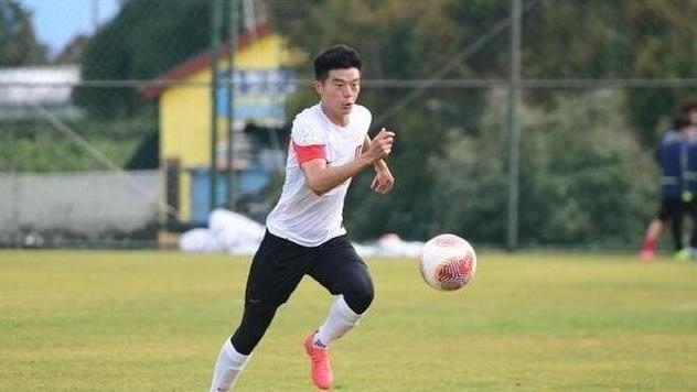 成都蓉城3-1上海海港: 蓉城差一分进亚冠, 海港输球降到第二