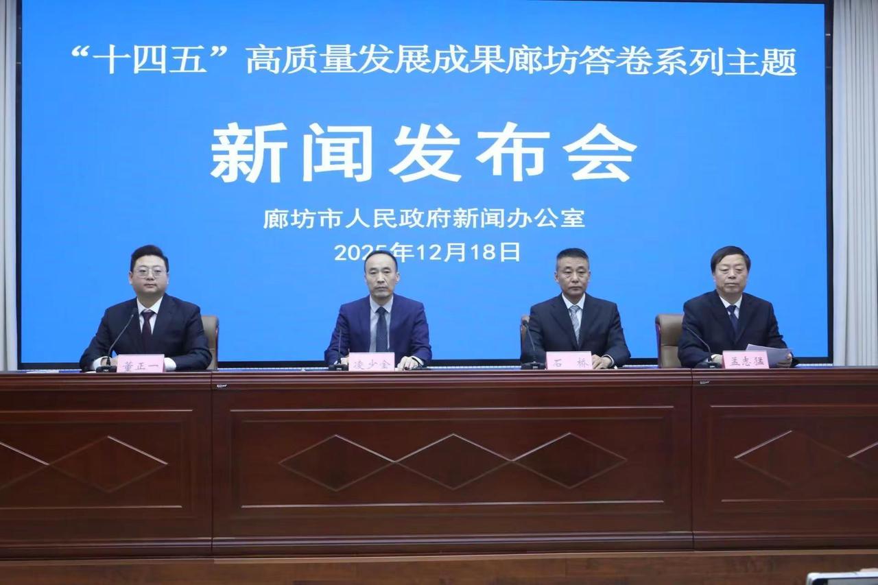 哇塞，左边的帅哥好酷哟😎