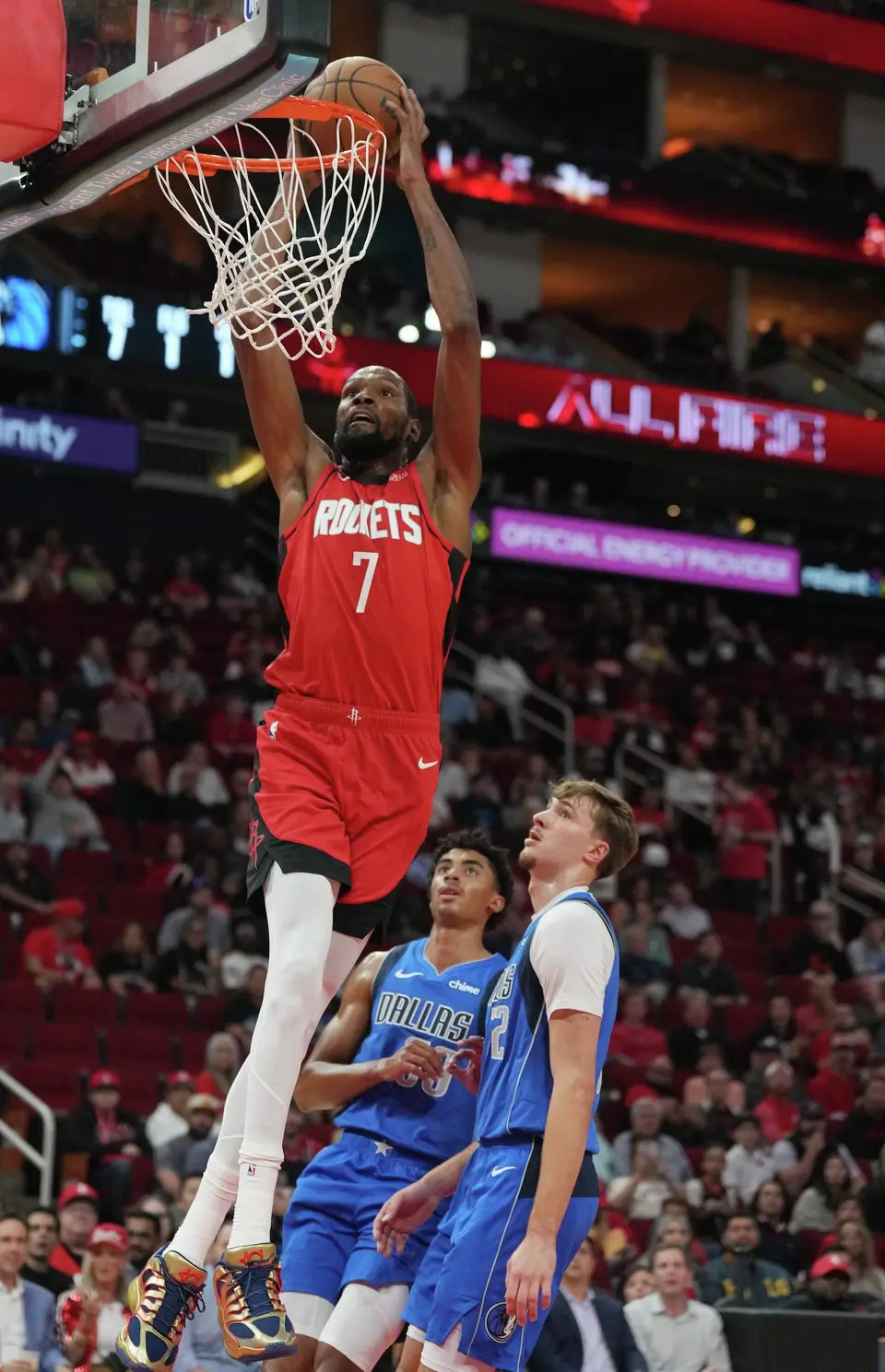 申京赛后采访：“没人想输，现在我们是球队的核心，所以在关键时刻必须站出来掌控比赛