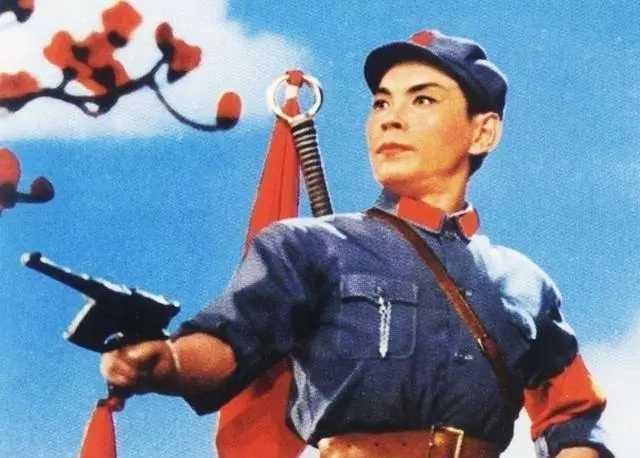 面对一众对样板戏的口诛笔伐，谭元寿坐不住了:“任尔东西南北风！批判样板戏容易，能