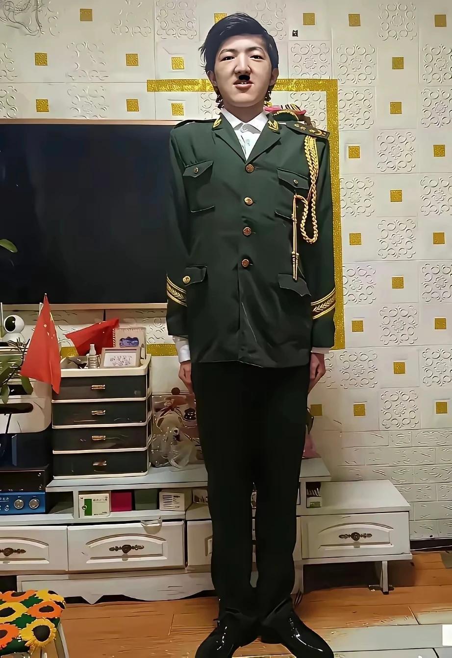 碧桂园五星上将-村里老人看见了，都是说这小子光宗耀祖了[呲牙笑]