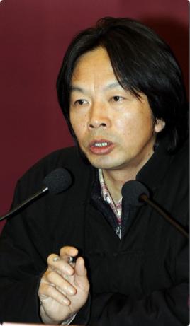 刘震云说："世界上有3件最愚蠢的事，一是把钱借出去，等别人主动还；二是闷头做事，