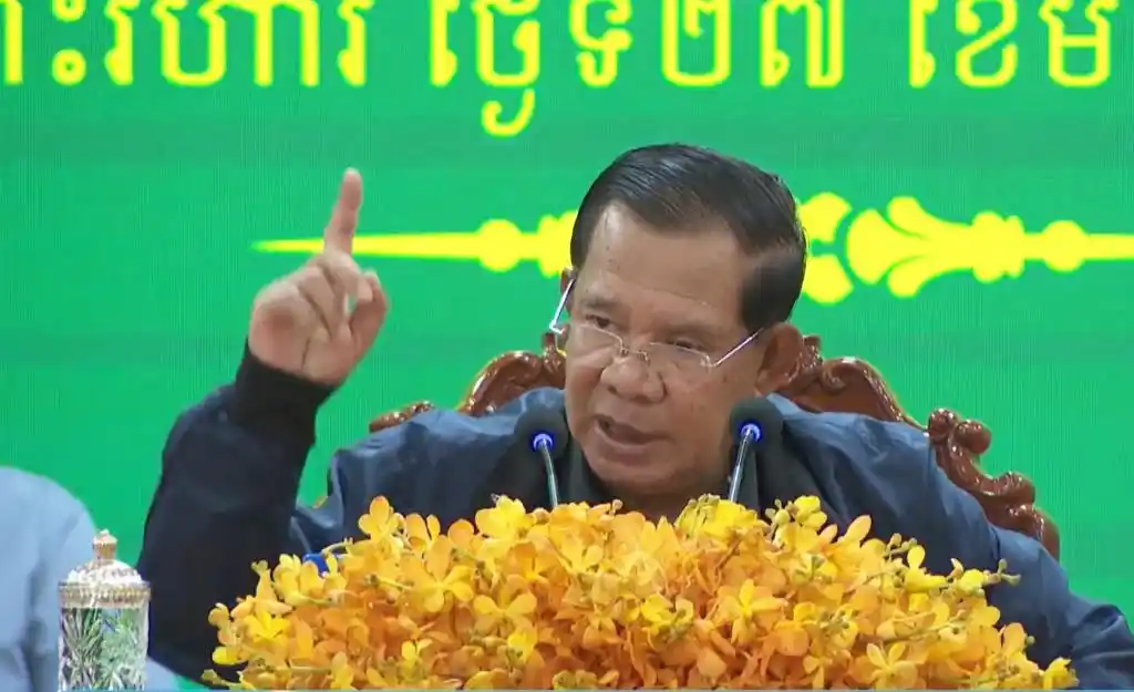 如果泰军方逼首相辞职，那真证明了在配合洪森就在这个节骨眼上，泰国军方反而需要力
