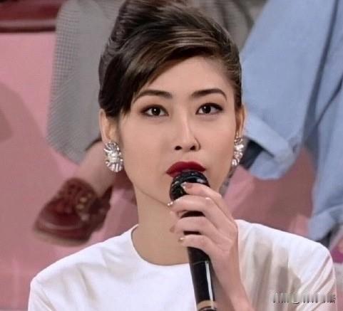 连舒淇都说要向她学习想成为她那样的人！这个演艺圈最成功的“她”是谁呢？没错，