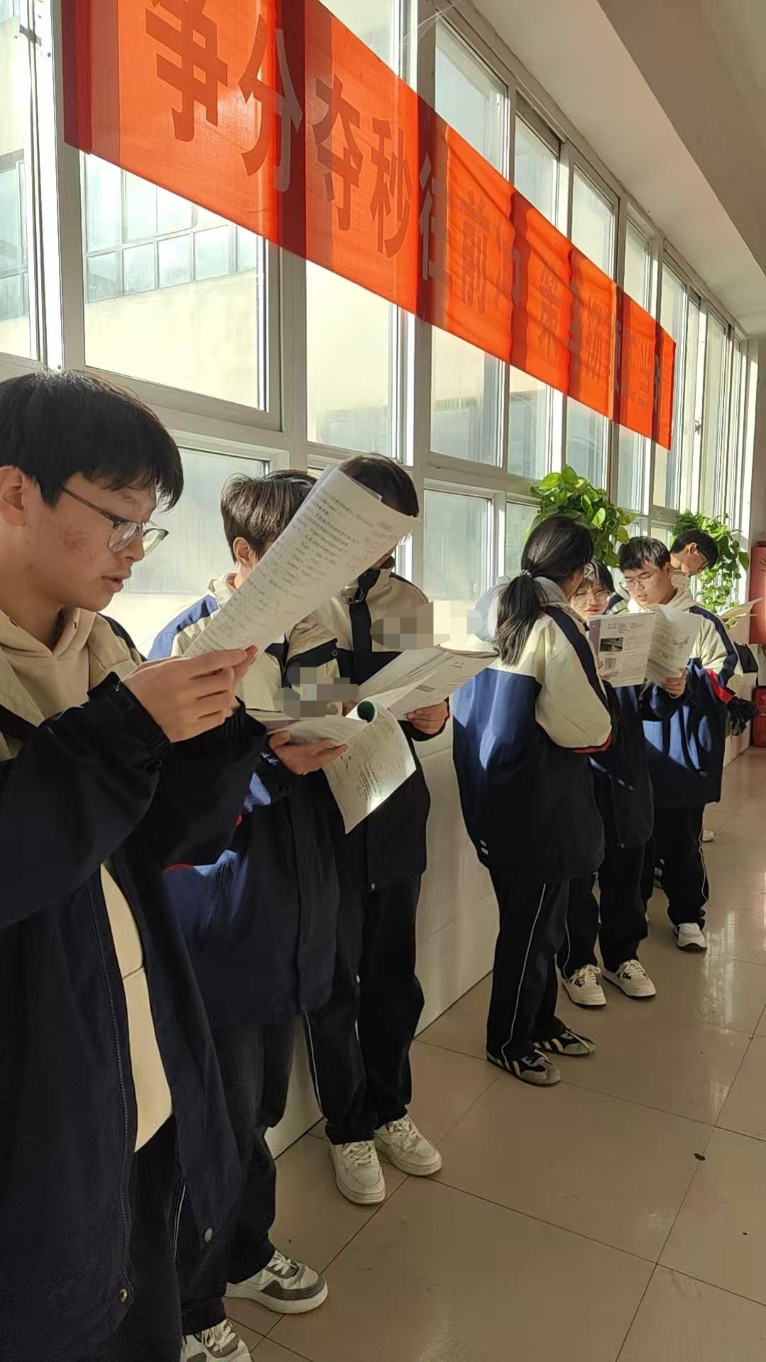 到了高中，感觉孩子们真累！高考满分750分，程度一般的孩子，能考及格（450