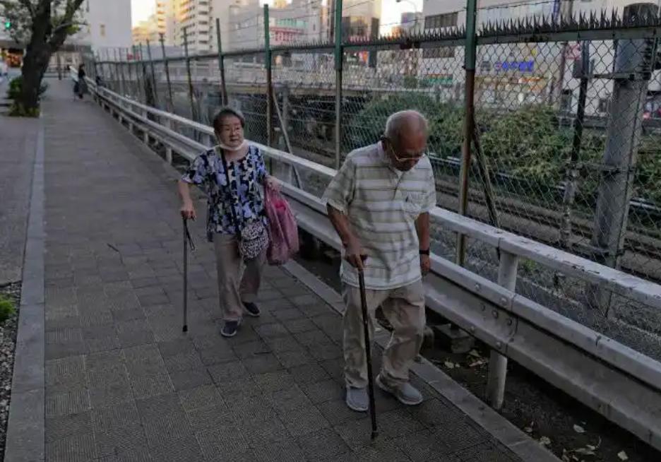 日本"死后离婚"，用一张表格扯破了东亚最后的体面4027份，这是2024年日