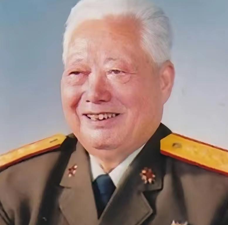 1950年，40军召开干部会议，韩先楚开口发问：“渡海作战，指挥员必须是师级干部