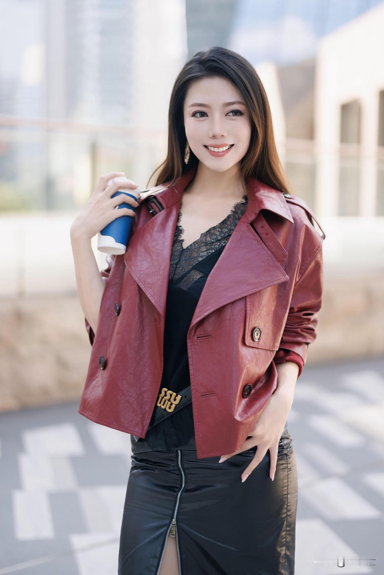 新闻主播的衣橱丨越来越能get到皮衣的魅力💡穿搭心机tips：1️⃣用皮