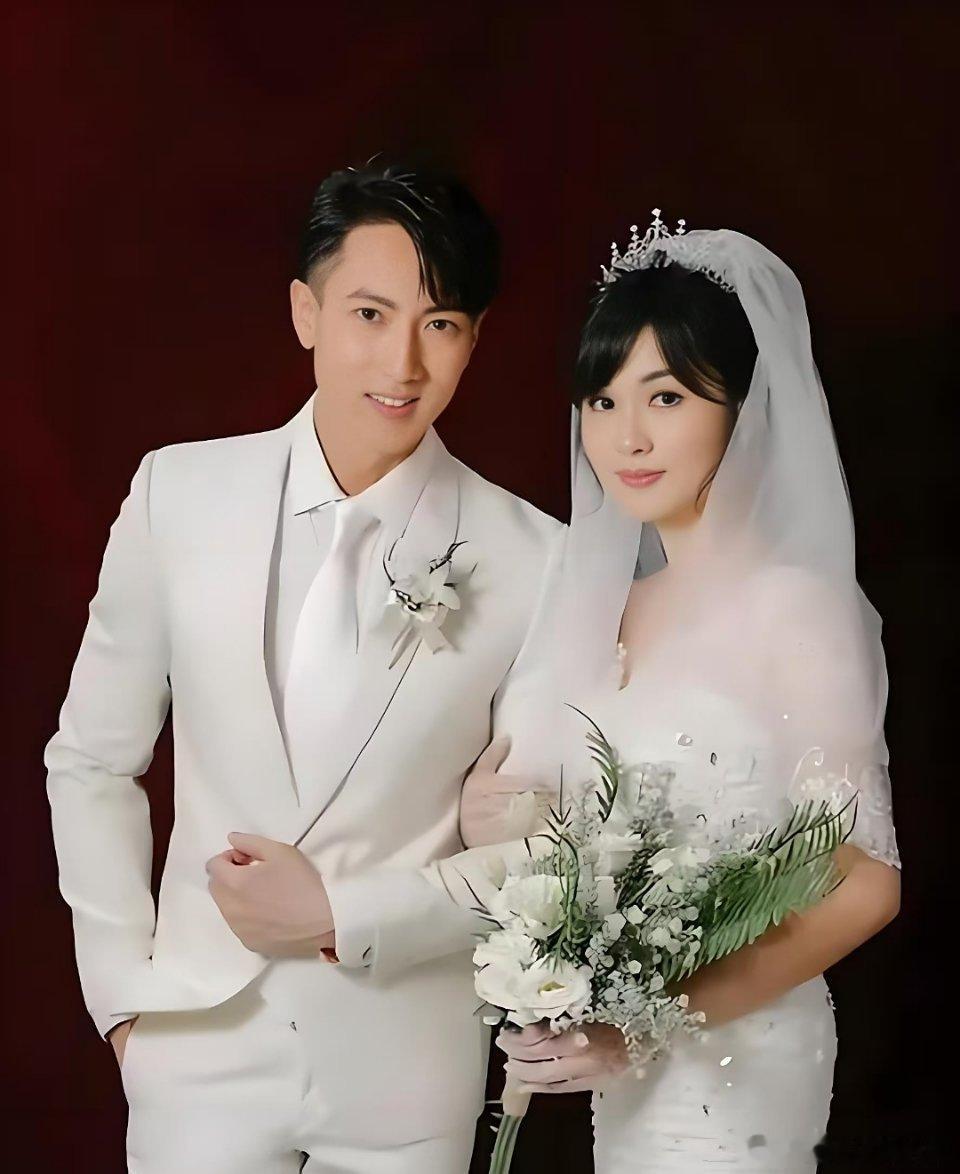 吴尊婚纱照，他老婆好好看，耐看！​​​