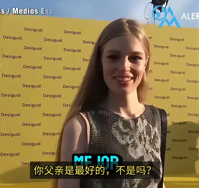 ​马斯克的大儿子在接受采访时，原本还是笑嘻嘻的，可一听到对方提起他爸爸马斯克的名