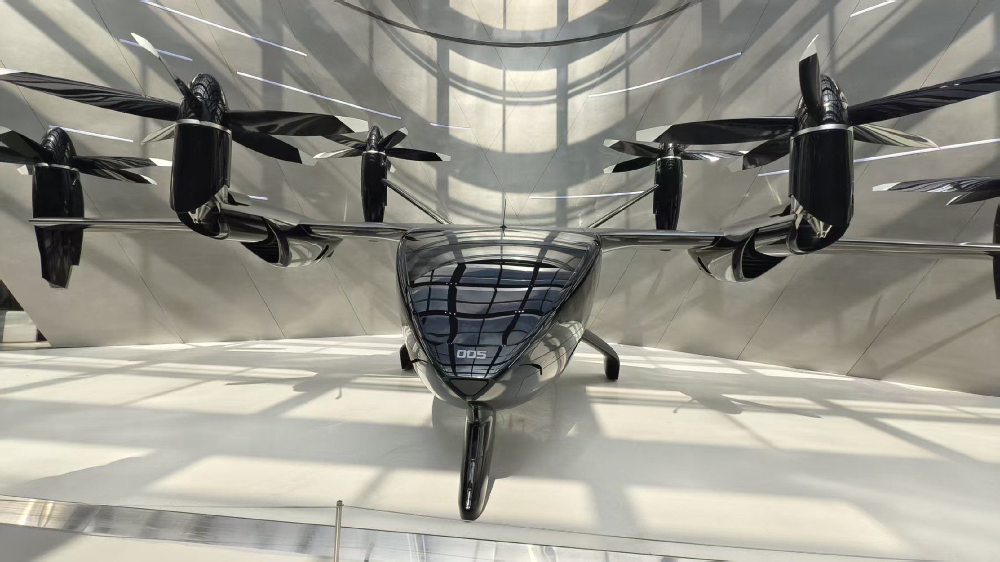 巡航速度超360公里/小时! 小鹏展示新款飞行汽车汇天A868