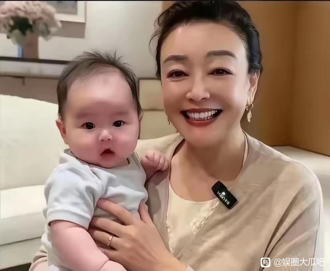 三个孙，张兰估计最宠的会是小孙子，不是因为年龄最小，而是因为张兰可以从小带到大，