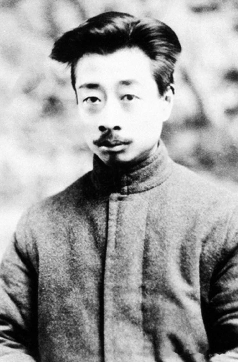 周建人回忆大哥成了“假洋鬼子”我大哥来信说，今年暑假里，他要回国来探亲。