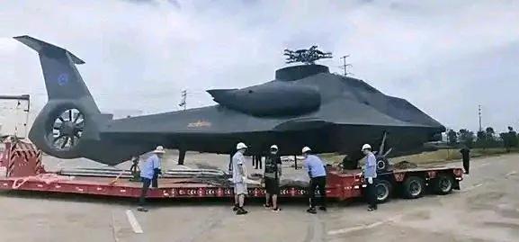 新一代隐身武直验证机，采用了大五叶片+涵道尾桨设计，是武直19的替代机型吗，武直