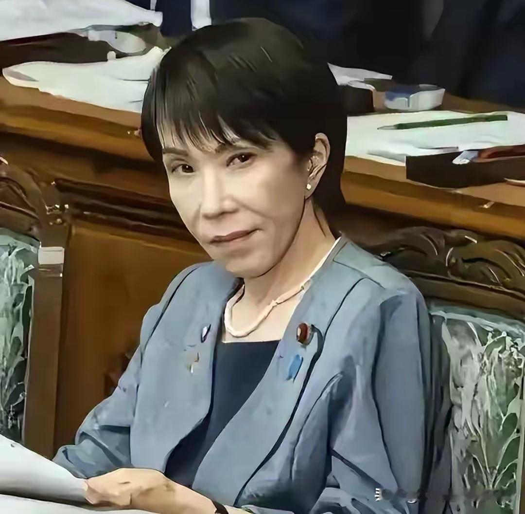 日本，自从有了她，就从无数条路，变成了两条路。一条是，冲破所有限制，成功修宪，