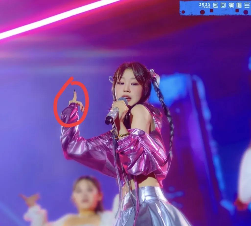 之前一直想不明白，小沈阳的演唱为什么不找大明星来站台？只找女儿？看了评论区，