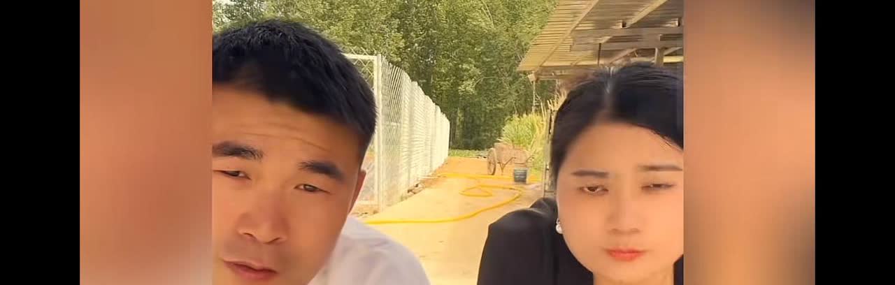 阿杜说有人给他发私信说话很难听阿杜一开播，满屏都是要扇阿杜的，还有想看华姐呼