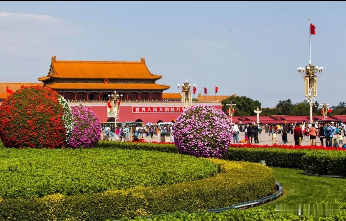 18米高花篮亮相！天安门广场国庆氛围感拉满科技赋能传统庆典：从“静态展示”到“