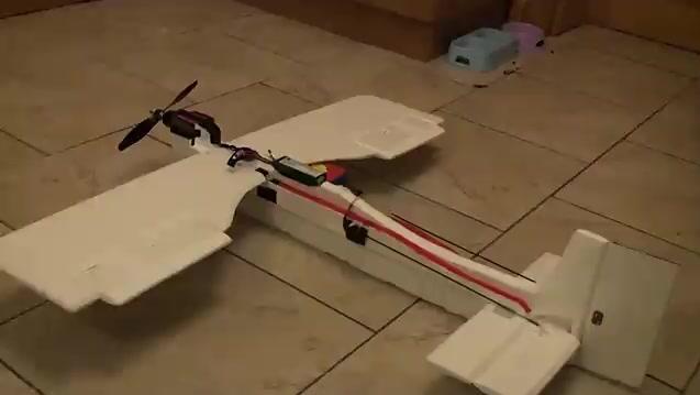 国外牛人自制F35喷气式遥控飞机_标清(MP4电