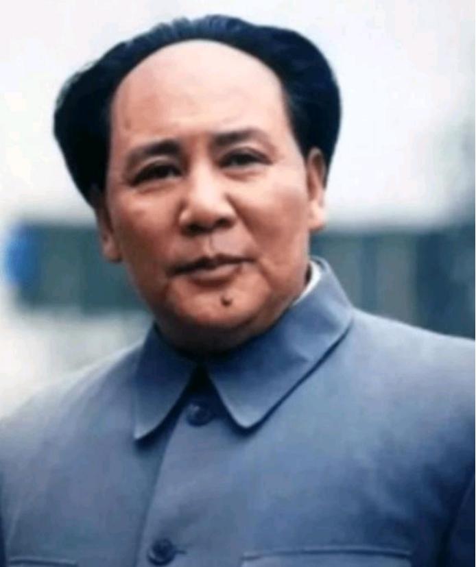 1993年，毛主席特型演员古月访问美国时，遭到台湾记者的刁难：“你什么时