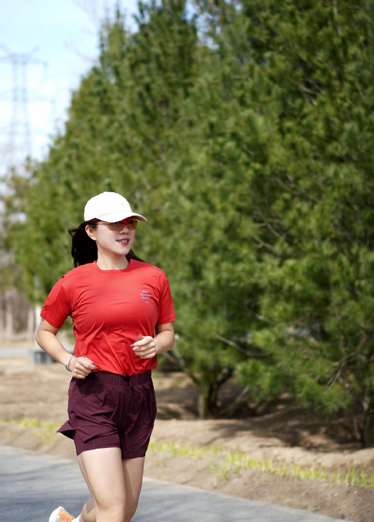 跑步，偶尔得放纵不是不自律，恰恰是身体需要休息的信号，很多人忽略了，最后导致不可