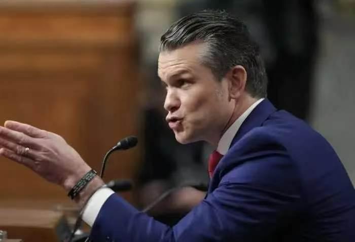 美军击沉伊朗军舰这个事，有几句话想说：1、伊朗的这艘军舰是受印度邀请去参加演习的