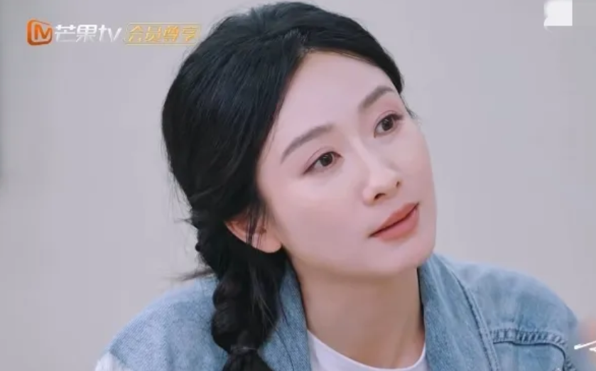 陶昕然至今单身的原因，终于有眉目了？最近她在访谈里聊起感情，一句话戳中好多