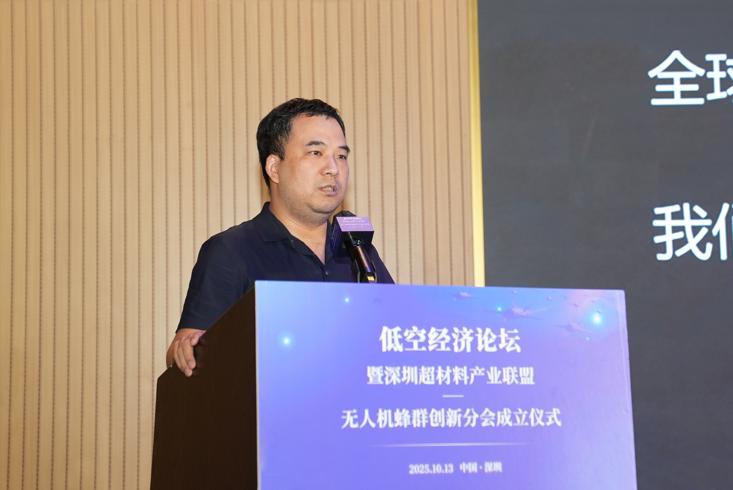 大疆如今的辉煌不用多说，但很少有人知道，当年那个跟着汪滔在20平米仓库里死磕的2