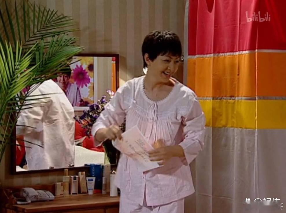 20年后再看《家有儿女》刘梅的化妆台，真刷新了我的认知！