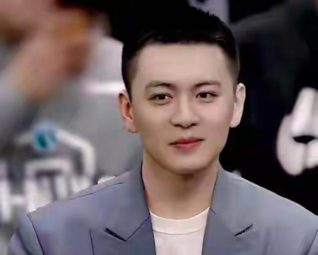 徐杰12分9助攻，广东大胜辽宁，赛后杨鸣这样评价徐杰：这场比赛打完，真是让人眼前