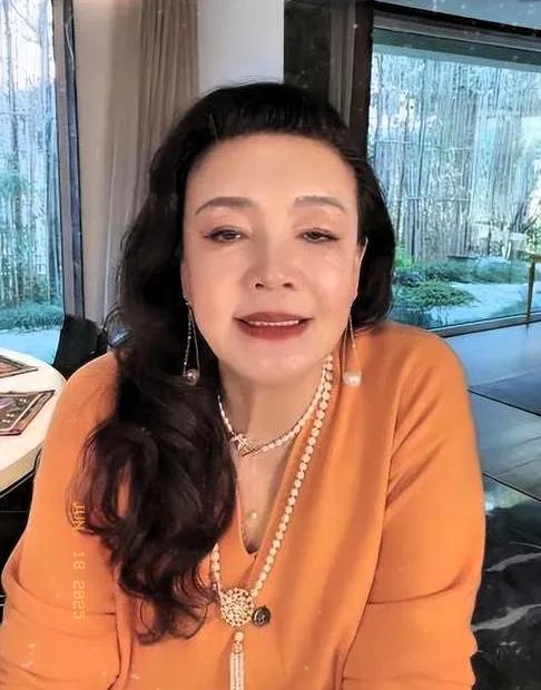 选妈选张兰还是黄春梅？看俩人处事方式差多少？真实事情记录网上这几天都在讨论张兰