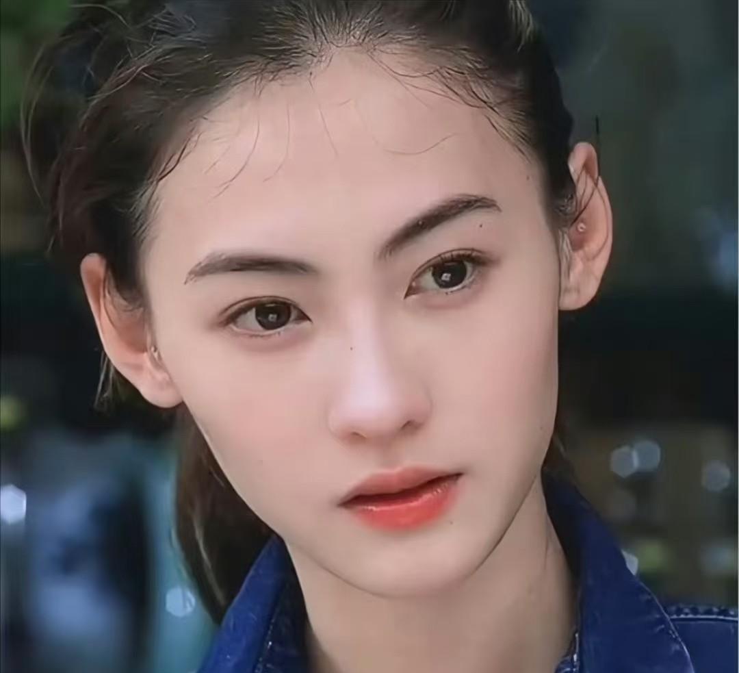 老谢家上八辈都要感谢张柏芝！养育出了谢振轩这个剑桥物理系生。从遗传学来讲，儿