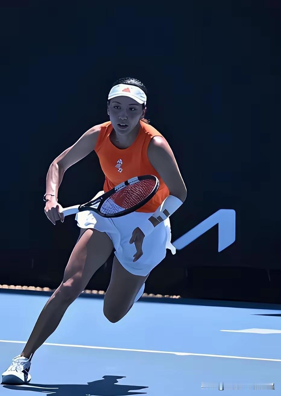 王欣瑜这是突然“打通任督二脉”了？两周时间像换了个人！从开赛季怎么打都输，到