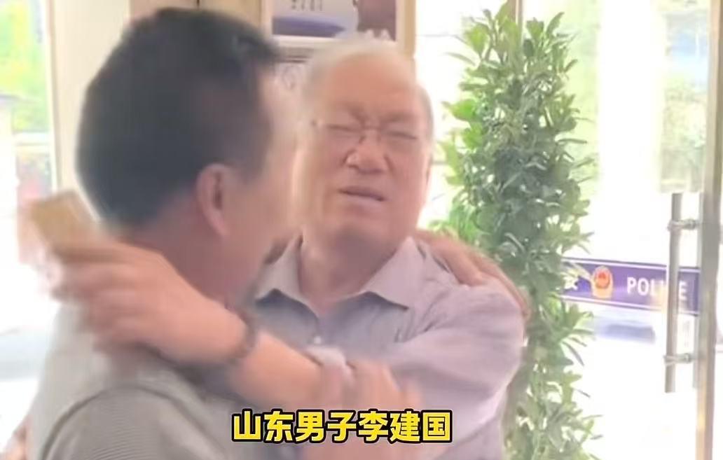 山东，一男子借战友13000元，战友十年没还，谁料，男子去银行注销旧卡时，柜员说