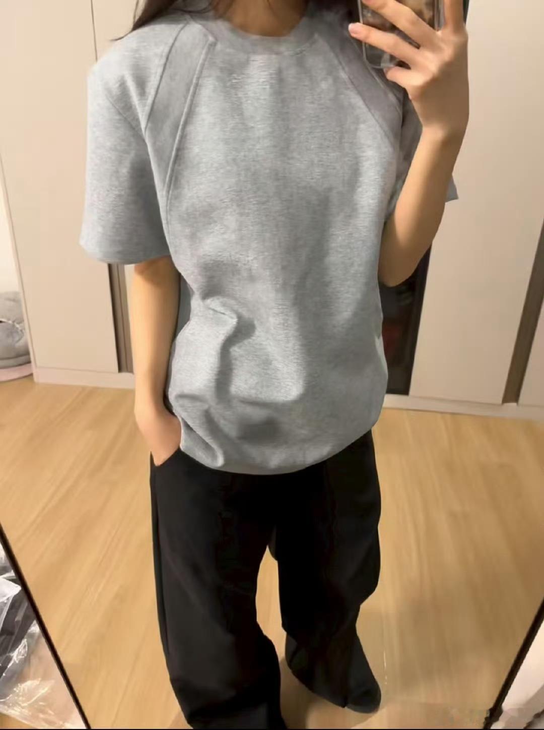 最会省钱的女生已经开始买男装了哈哈哈，不得不服呀，还是男装穿着舒服，好看又能省，