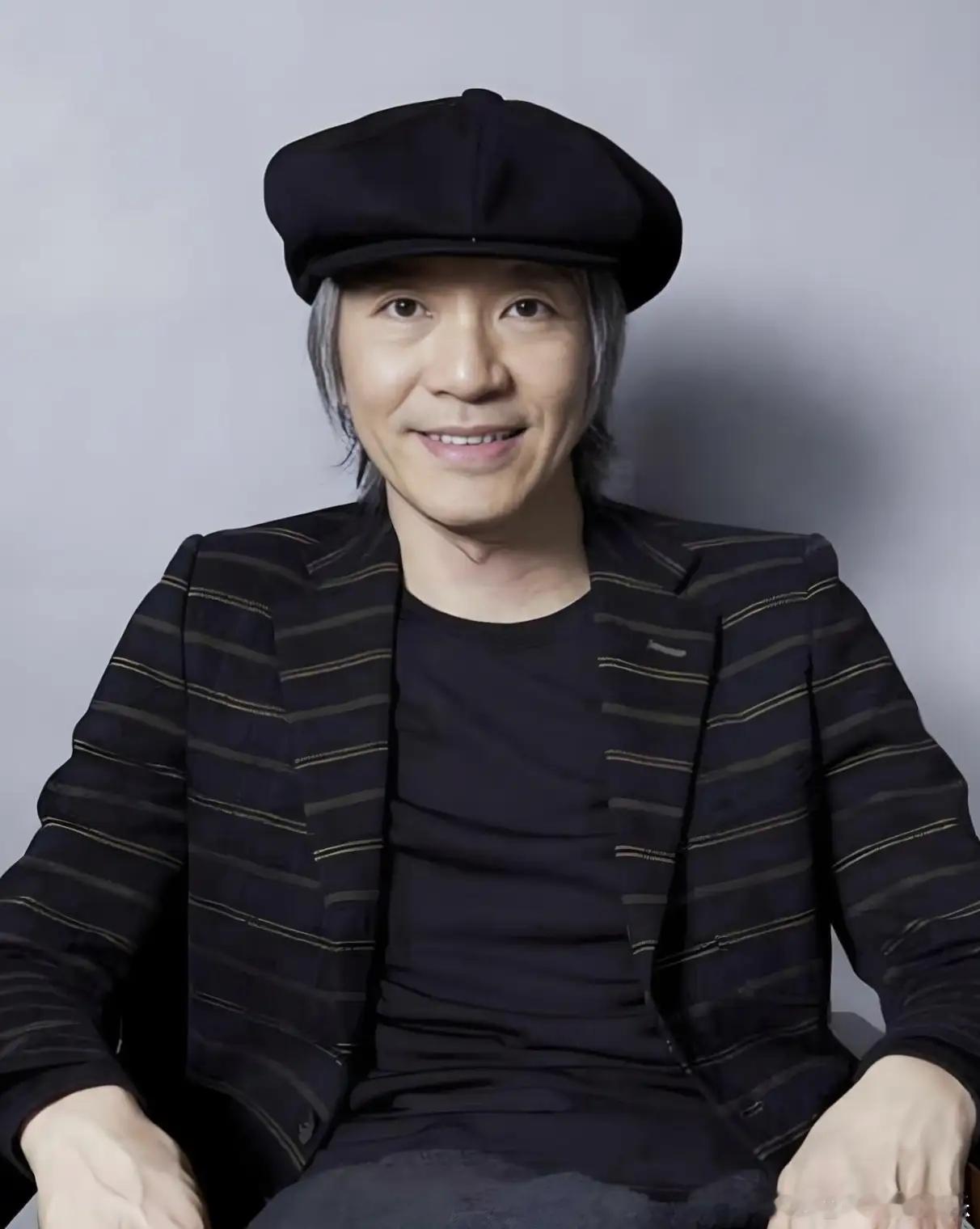 估计冯小刚自己都没想到，同是大导演同期上片，周星驰首日2.6亿，自己上映23天总