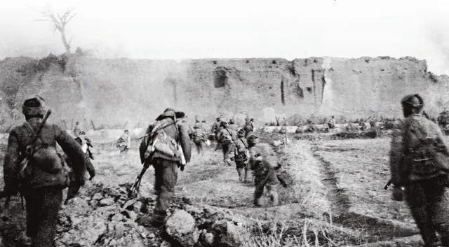 解放战争时，郑维山收到一封令人惊恐的电报,电文说：“中央军委并告郑维山，郑维山擅