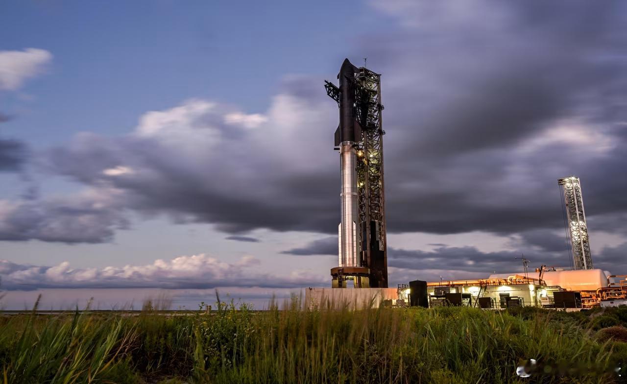【SpaceXStarship巨型火箭第11次试飞，美国宇航局前局长表示，星