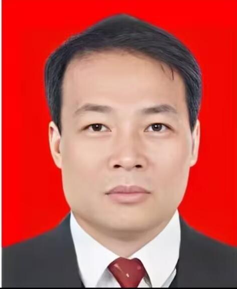 就在刚刚权威消息传来，贾迎战被开，翻看他的个人工作履历，1965年5月生的