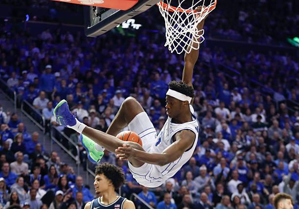 全美头号种子亚利桑那大学以86比83险胜了主场作战的全美第13号种子杨百翰大学。