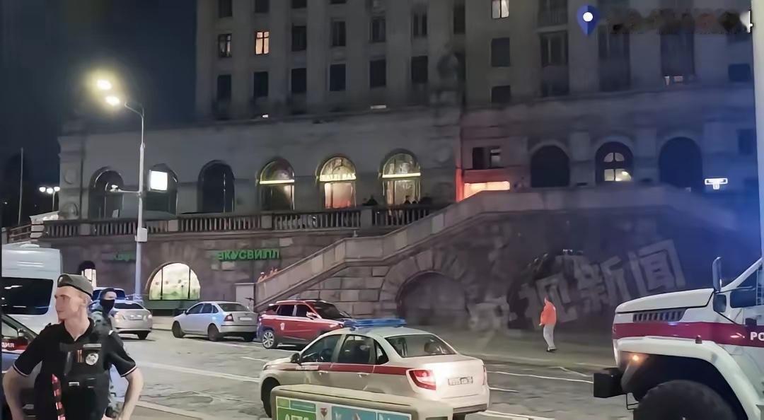 死伤惨重！莫斯科核心区爆炸，35枚导弹轰炸基辅，北约目标不再是禁区！莫斯科市