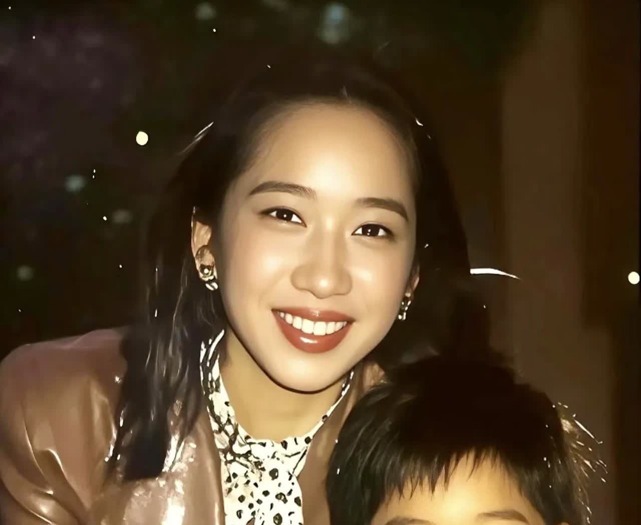 朱玲玲当初能嫁入霍家，可能因为她的面相还是八字这些受公公婆婆喜欢进的门。