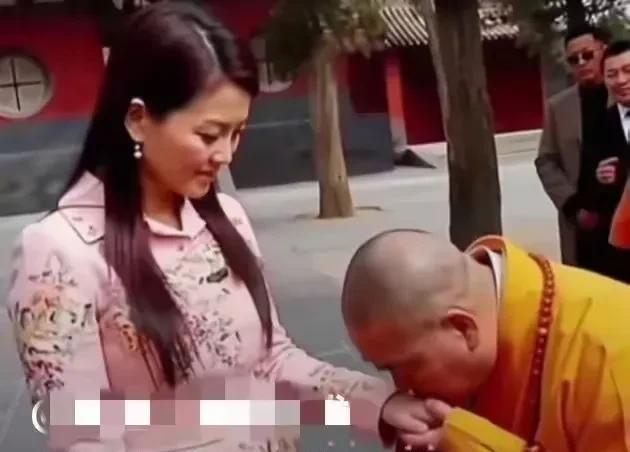 据说是很多女星都找方丈开过光，怎么开？像这样算不算开过？
