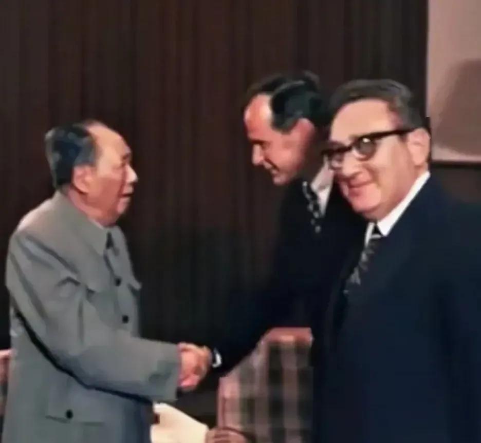 智力旅行1973年11月12日，毛主席会见了基辛格，毛主席和基