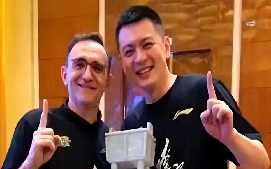 辽篮球迷对辽篮下赛季只有五个要求：1、除威尔斯和莫兰德之外，必须弄来两名真正的