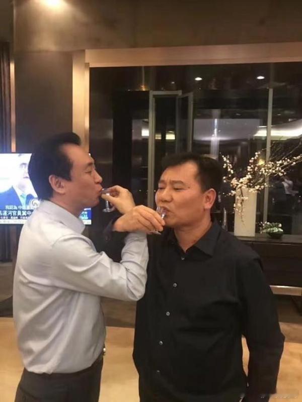 许家印一审当庭认罪悔罪这张照片拍摄于2017年9月20日，9月17日，中超广州