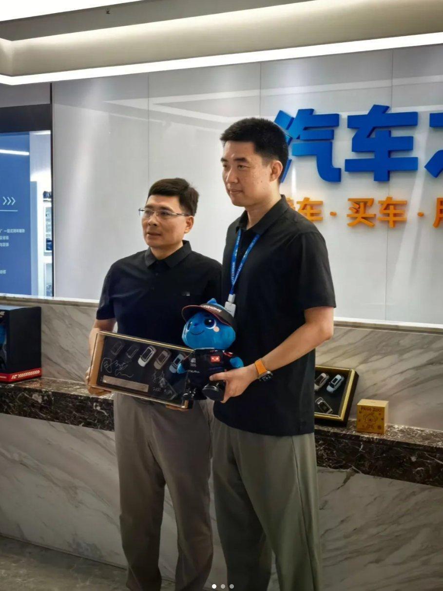 李想回汽车之家了媒体关系要维护好。有时候挺感慨的，虽然李想是曾经最大车媒的创始人