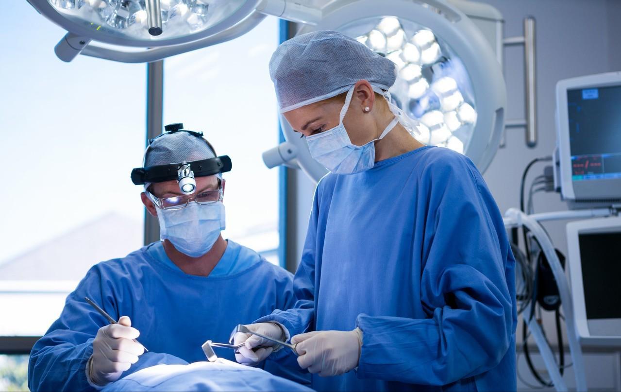 肺癌转移到全身，做手术切除所有病灶能根治吗？还是不了解肺癌肺癌是一种高度侵略性