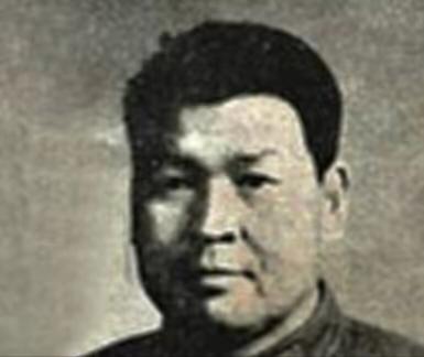 1972年，63军副军长余洪信，因欺凌驻地女性，遭连降数级并革除军职。他心生怨恨
